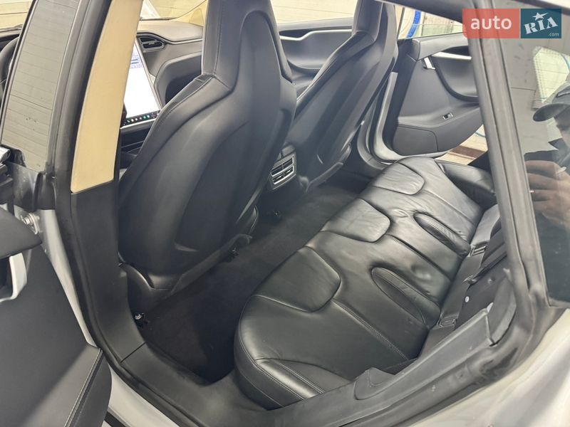 Ліфтбек Tesla Model S 2014 в Луцьку