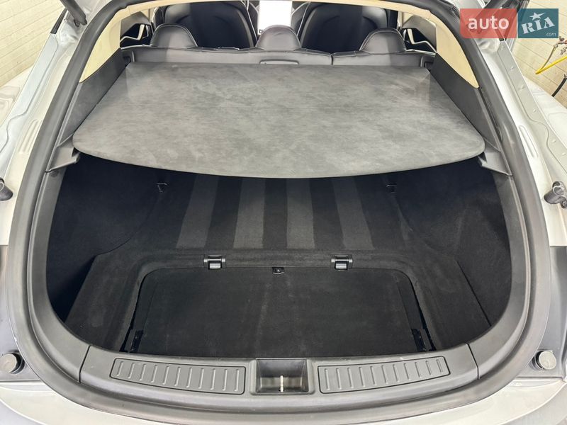 Ліфтбек Tesla Model S 2014 в Луцьку