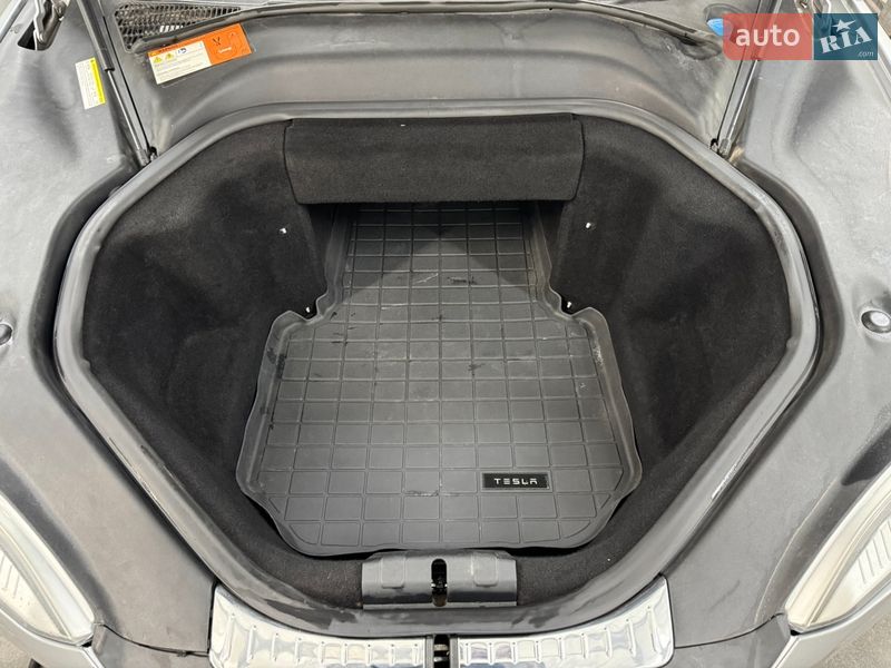 Ліфтбек Tesla Model S 2014 в Луцьку