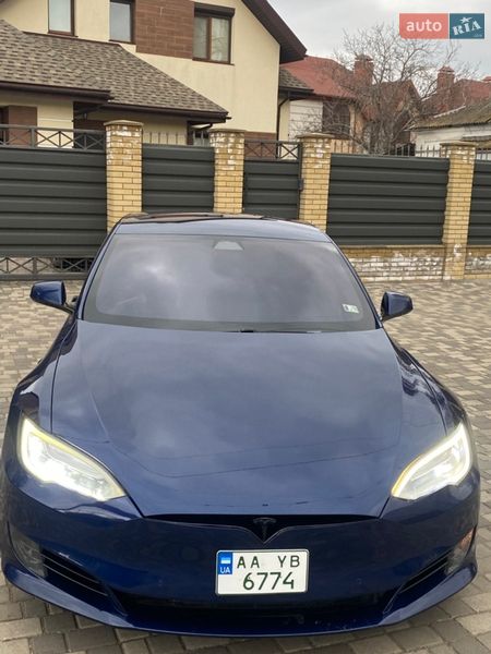 Лифтбек Tesla Model S 2017 в Николаеве