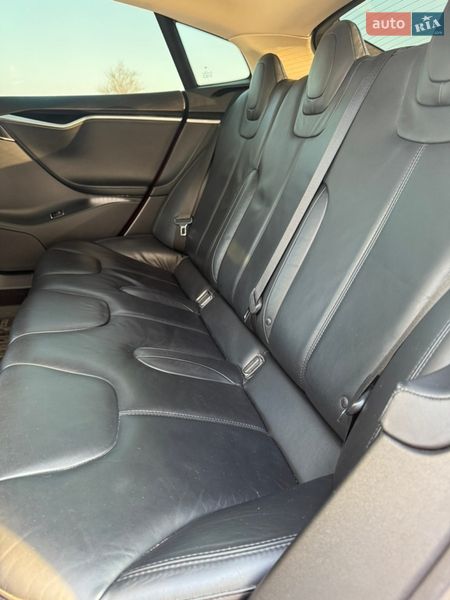 Ліфтбек Tesla Model S 2014 в Черкасах фото 30 Ліфтбек Tesla Model S 2014 в Черкасах