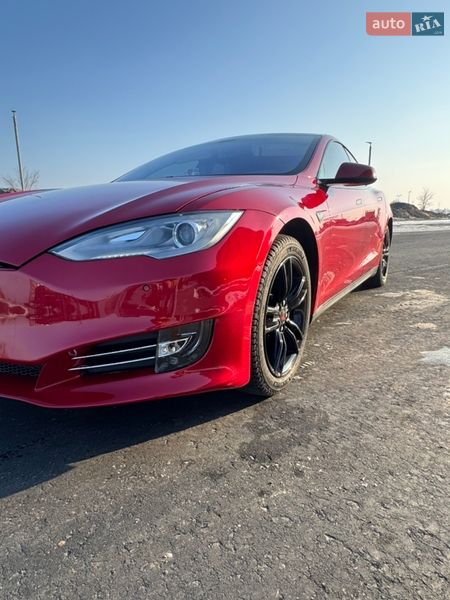 Ліфтбек Tesla Model S 2014 в Черкасах фото 41 Ліфтбек Tesla Model S 2014 в Черкасах