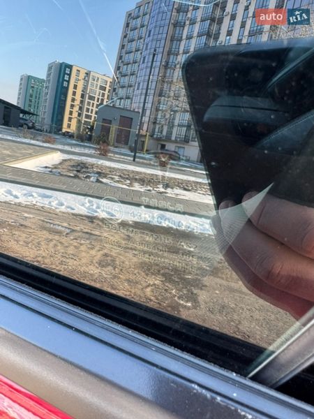 Ліфтбек Tesla Model S 2014 в Черкасах фото 43 Ліфтбек Tesla Model S 2014 в Черкасах