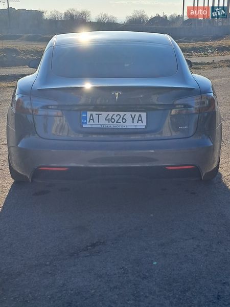 Лифтбек Tesla Model S 2021 в Коломые