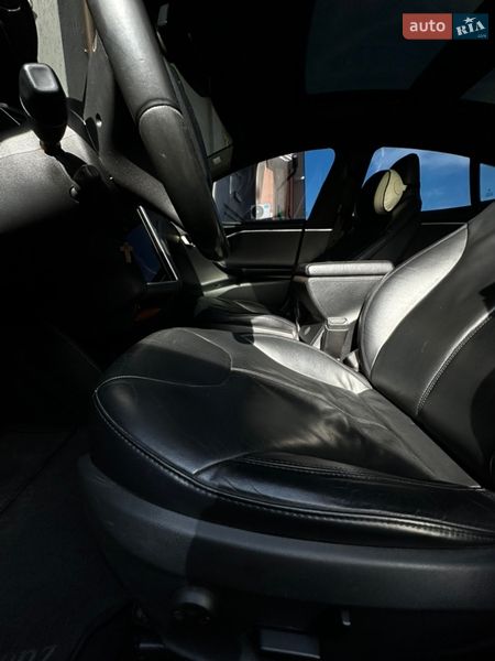 Лифтбек Tesla Model S 2013 в Львове