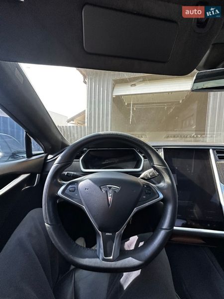 Лифтбек Tesla Model S 2013 в Львове