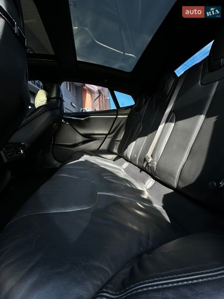 Лифтбек Tesla Model S 2013 в Львове
