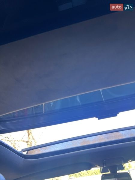 Лифтбек Tesla Model S 2016 в Львове