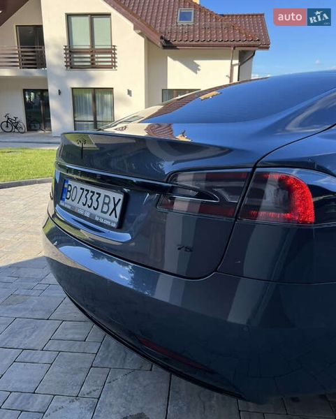 Ліфтбек Tesla Model S 2016 в Івано-Франківську