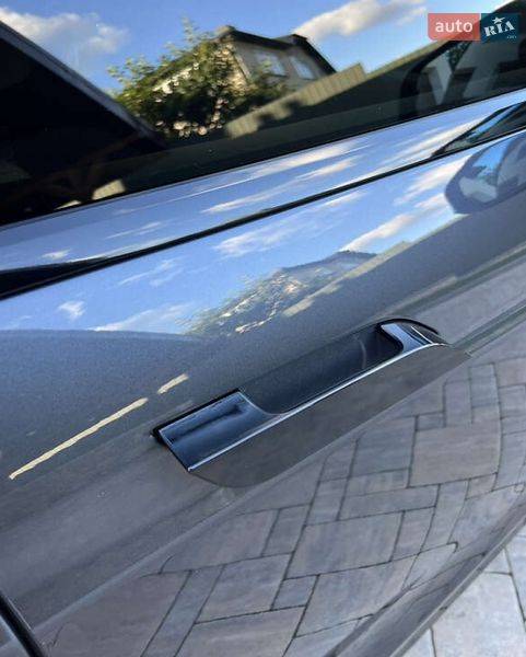 Ліфтбек Tesla Model S 2016 в Івано-Франківську