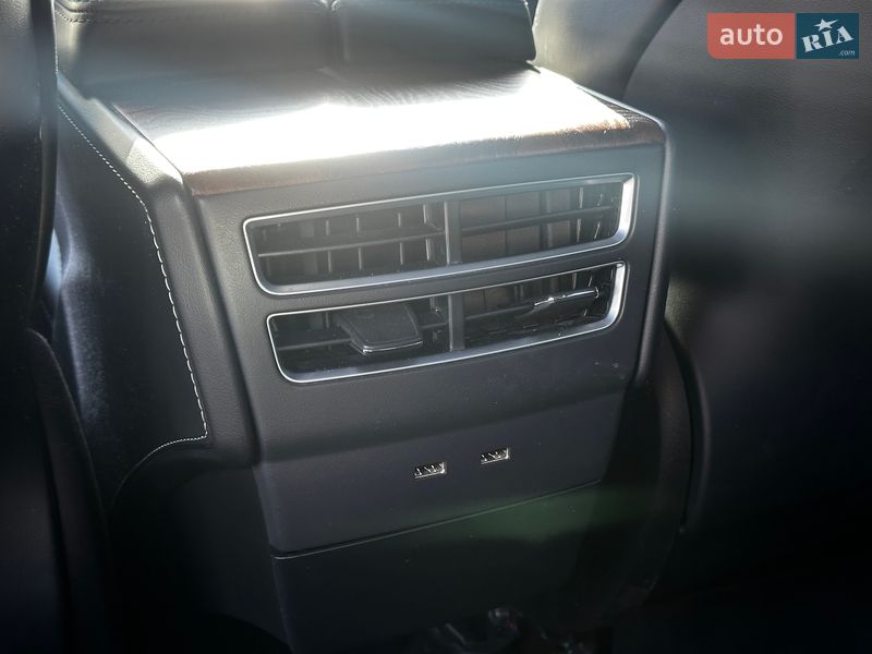 Ліфтбек Tesla Model S 2016 в Львові