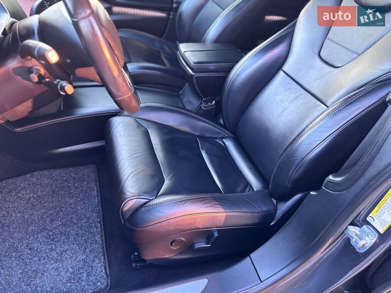 Лифтбек Tesla Model S 2017 в Коломые