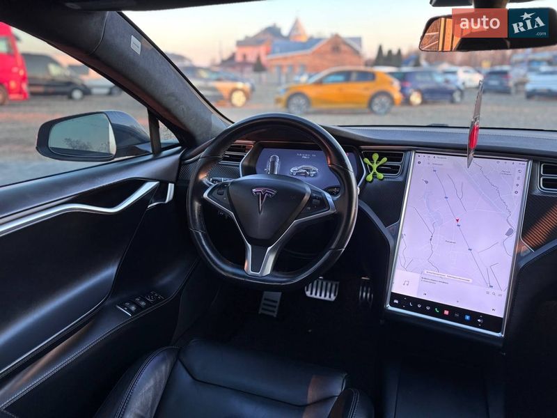 Лифтбек Tesla Model S 2017 в Коломые