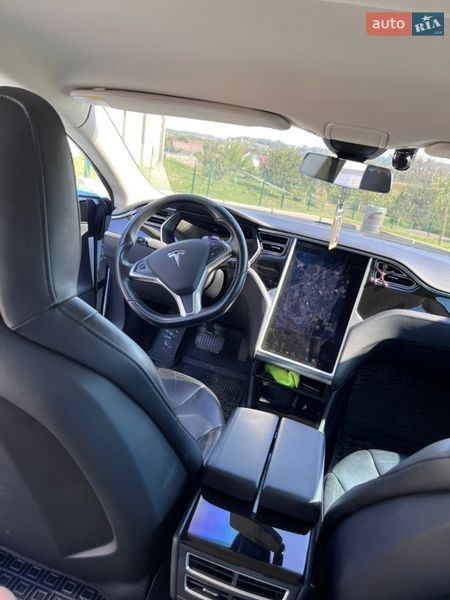 Ліфтбек Tesla Model S 2014 в Шумську