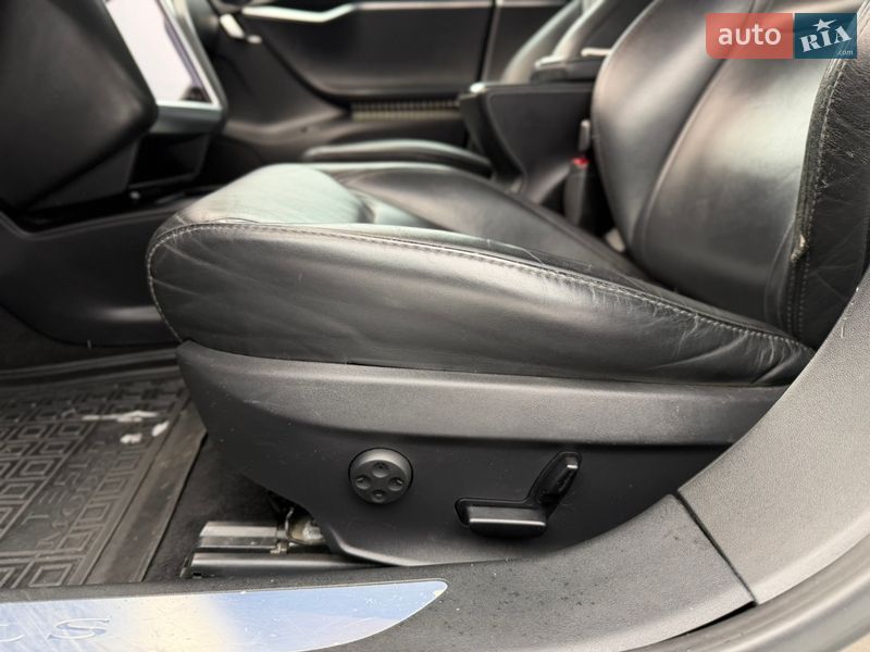 Ліфтбек Tesla Model S 2016 в Житомирі