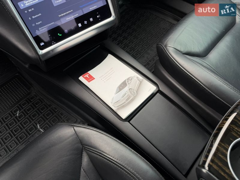 Ліфтбек Tesla Model S 2016 в Житомирі