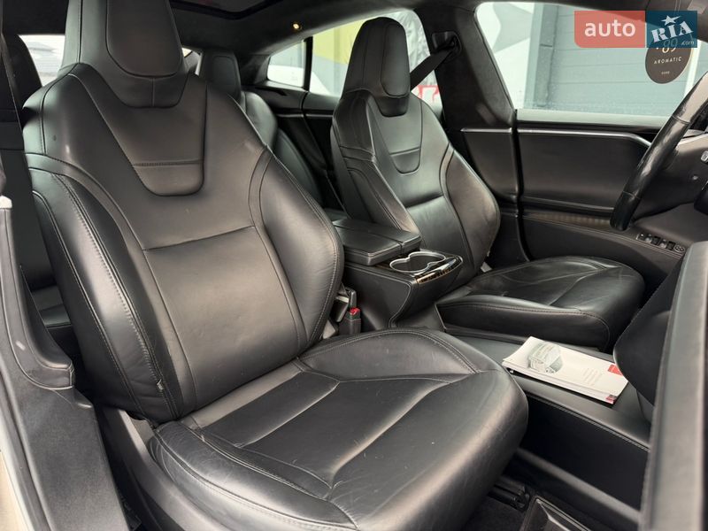 Ліфтбек Tesla Model S 2016 в Житомирі