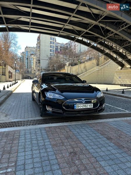 Лифтбек Tesla Model S 2014 в Одессе