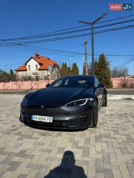 Лифтбек Tesla Model S 2023 в Киеве