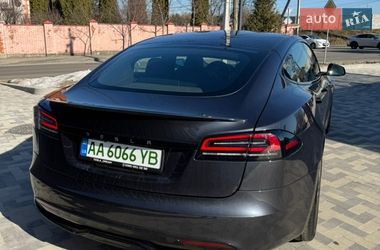 Лифтбек Tesla Model S 2023 в Киеве