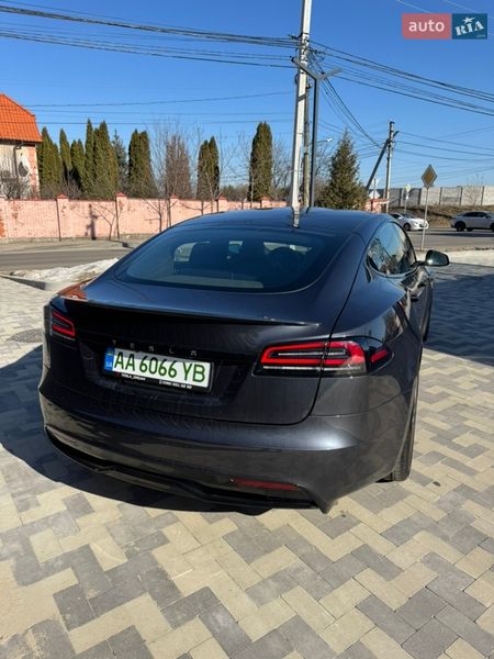 Лифтбек Tesla Model S 2023 в Киеве