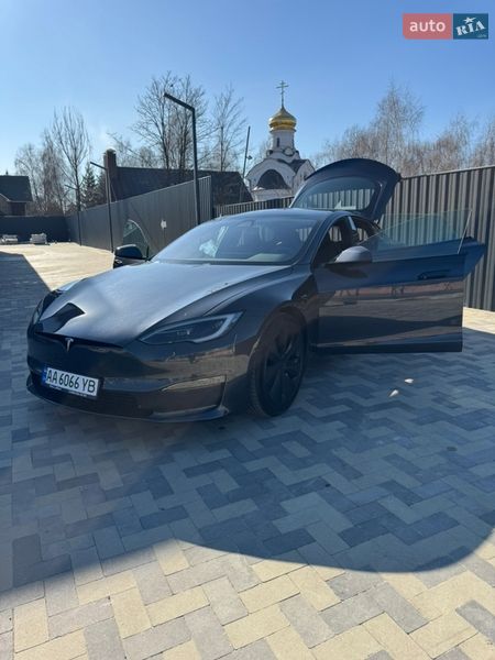 Лифтбек Tesla Model S 2023 в Киеве