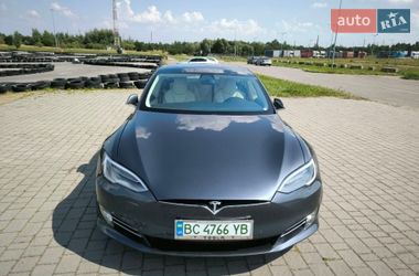 Лифтбек Tesla Model S 2017 в Львове