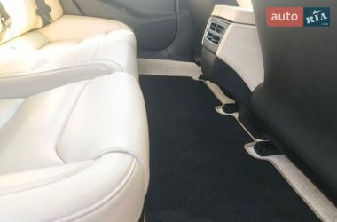 Лифтбек Tesla Model S 2017 в Львове