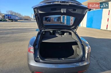 Лифтбек Tesla Model S 2018 в Кропивницком