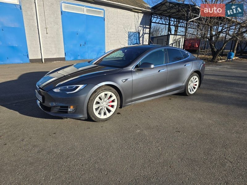 Лифтбек Tesla Model S 2018 в Кропивницком