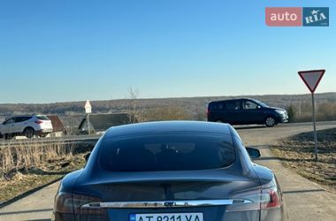 Лифтбек Tesla Model S 2015 в Ивано-Франковске