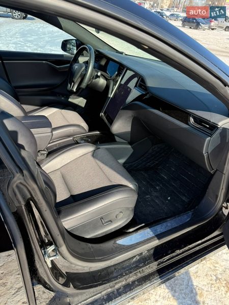 Лифтбек Tesla Model S 2018 в Киеве фото 5 Лифтбек Tesla Model S 2018 в Киеве