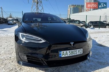 Ліфтбек Tesla Model S 2018 в Києві
