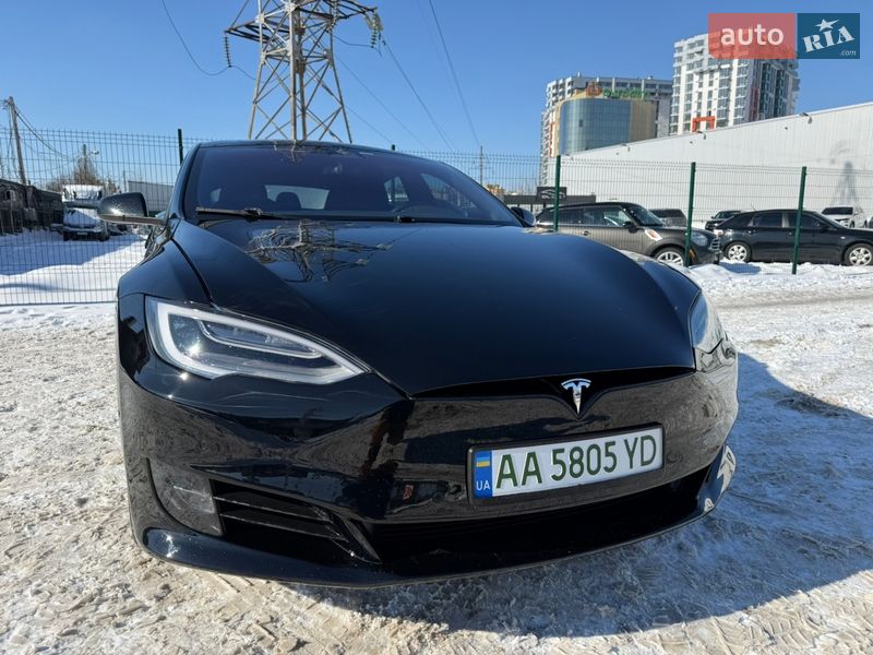 Лифтбек Tesla Model S 2018 в Киеве фото 15 Лифтбек Tesla Model S 2018 в Киеве