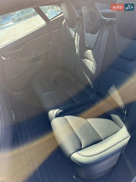 Лифтбек Tesla Model S 2018 в Киеве фото 20 Лифтбек Tesla Model S 2018 в Киеве