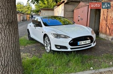 Ліфтбек Tesla Model S 2013 в Києві