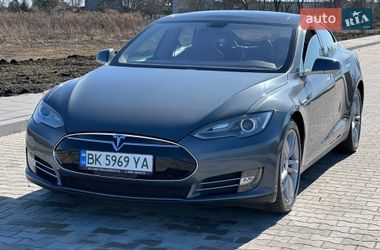 Лифтбек Tesla Model S 2013 в Ровно