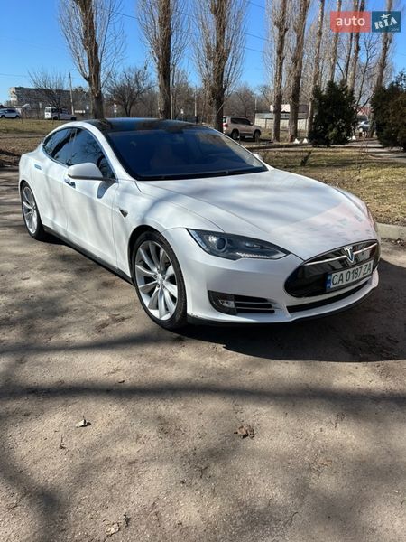 Ліфтбек Tesla Model S 2013 в Черкасах