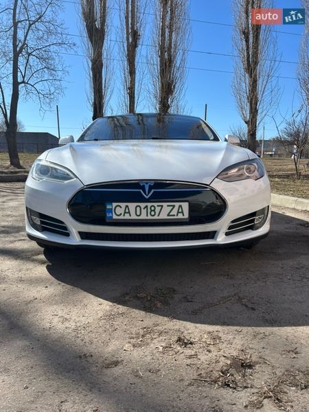 Ліфтбек Tesla Model S 2013 в Черкасах
