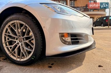 Ліфтбек Tesla Model S 2014 в Києві