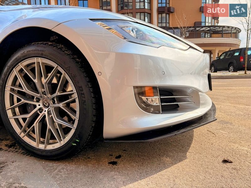 Ліфтбек Tesla Model S 2014 в Києві