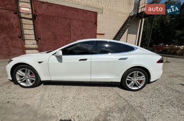Лифтбек Tesla Model S 2015 в Бершади