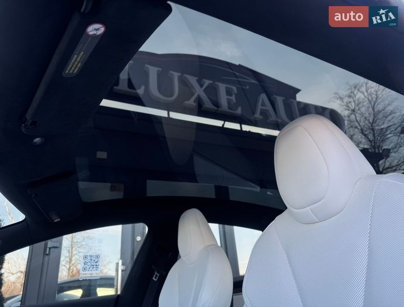 Ліфтбек Tesla Model S 2023 в Івано-Франківську