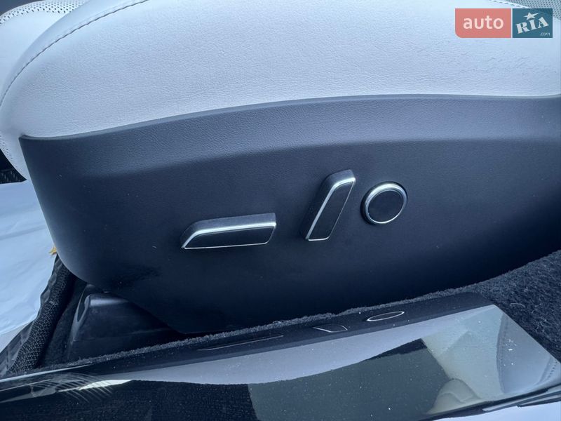 Ліфтбек Tesla Model S 2023 в Івано-Франківську