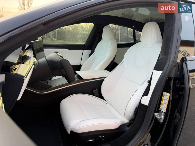 Ліфтбек Tesla Model S 2024 в Запоріжжі