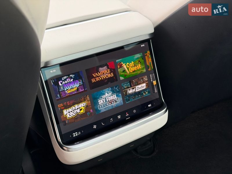 Ліфтбек Tesla Model S 2024 в Запоріжжі