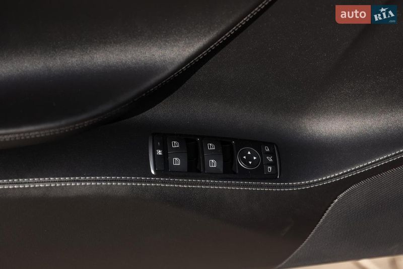 Лифтбек Tesla Model S 2015 в Тернополе