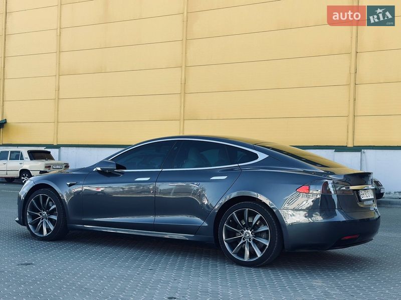 Лифтбек Tesla Model S 2020 в Одессе