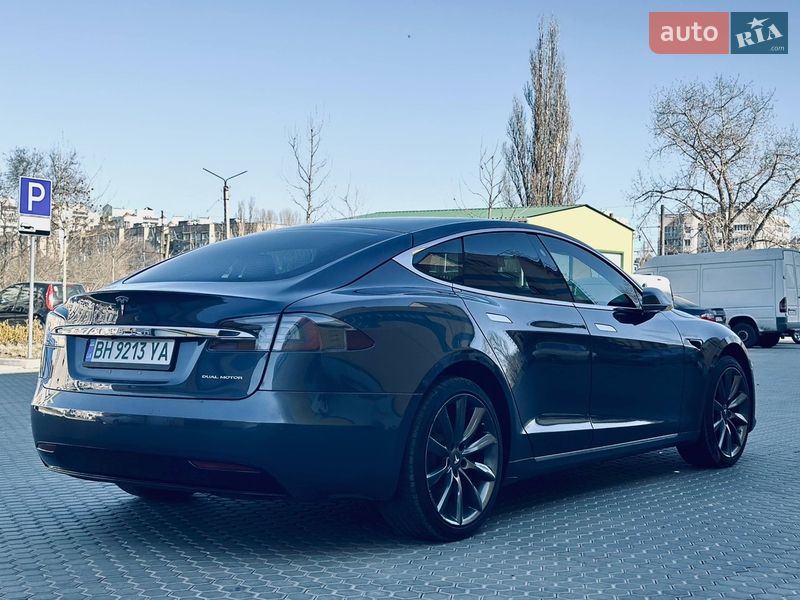 Лифтбек Tesla Model S 2020 в Одессе