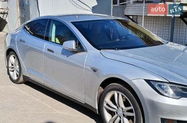 Лифтбек Tesla Model S 2014 в Глыбокой